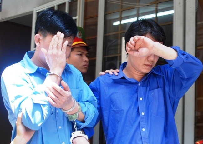 Sau tiec cuoi, chu re xach dao chem nguoi hinh anh