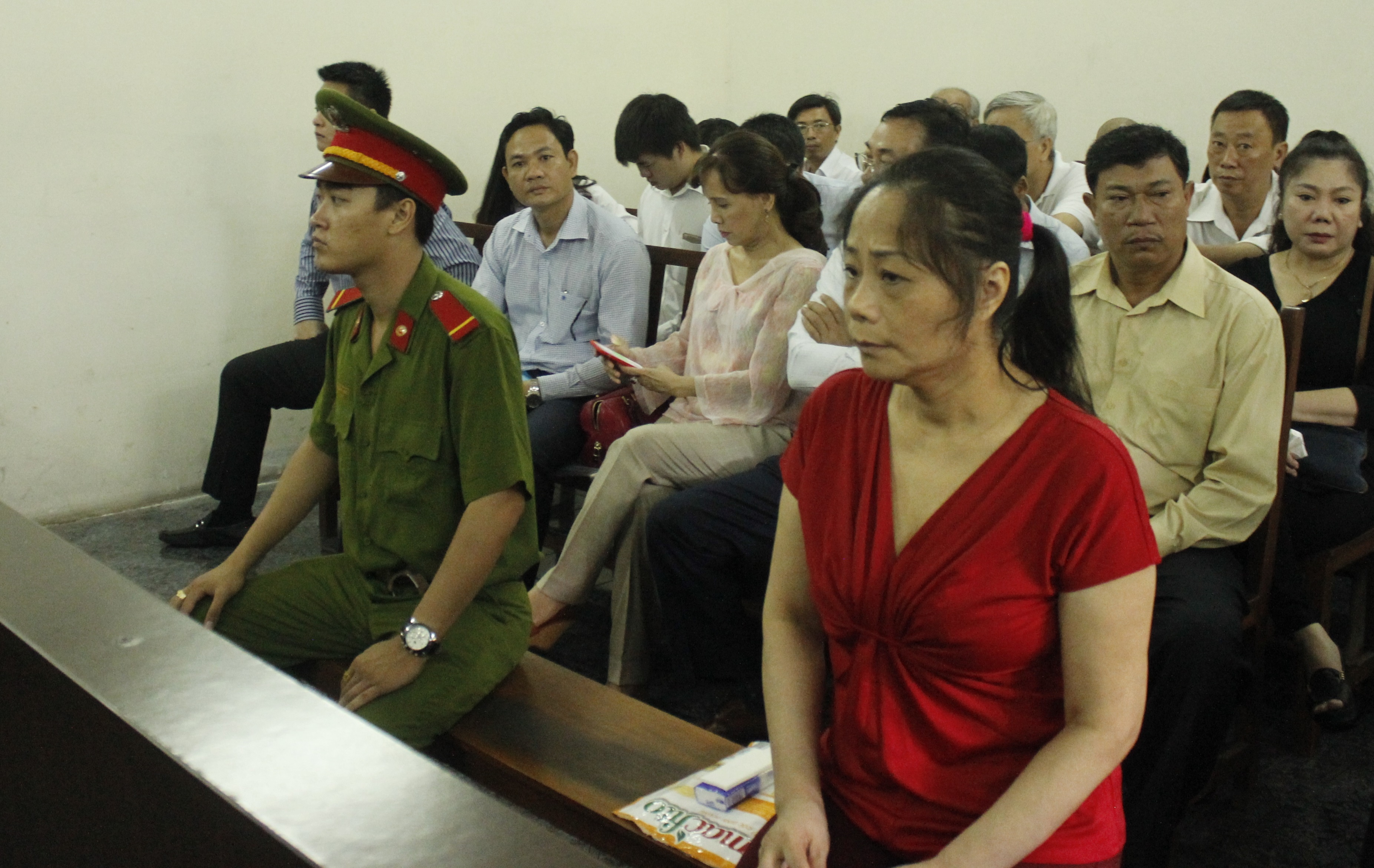 Hoa hau quy ba lua dao anh 1