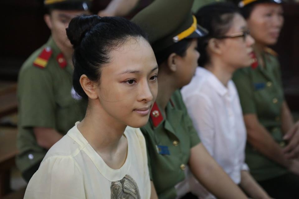 Vi sao hoa hau khai ra ban hop dong tinh cam 16,5 ty? hinh anh