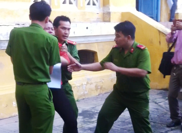 Hoa hậu quý bà ảnh 1 Hoa hau quy ba anh 1