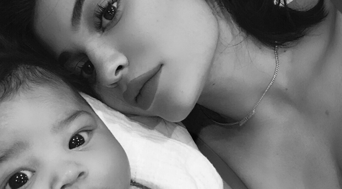 Kylie Jenner lan dau trai long ve viec lam me o tuoi 21 hinh anh