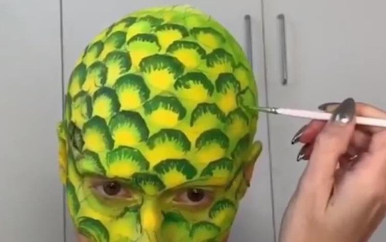 Nhung thiet ke toc va kieu trang diem khien ban khong noi nen loi hinh anh