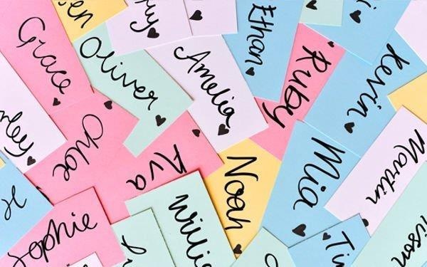 Lam giau nho mo dich vu dat ten cho tre em Trung Quoc hinh anh