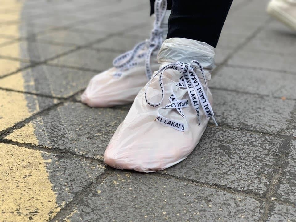 Giày được làm từ bao ni lông ở hàn quốc ảnh 3 Giay duoc lam tu bao ni long o han quoc anh 3