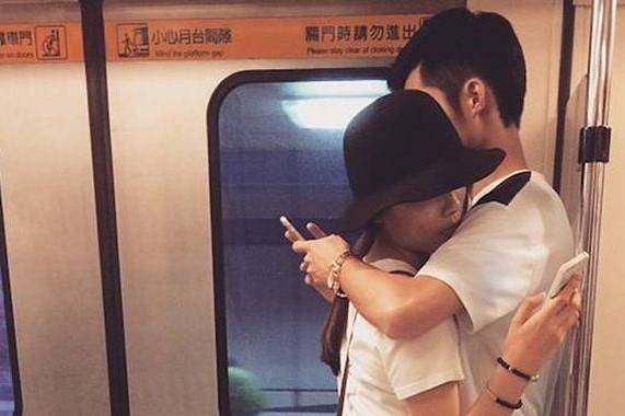 Nhung tinh huong 'do khoc do cuoi' khi su dung dien thoai hinh anh