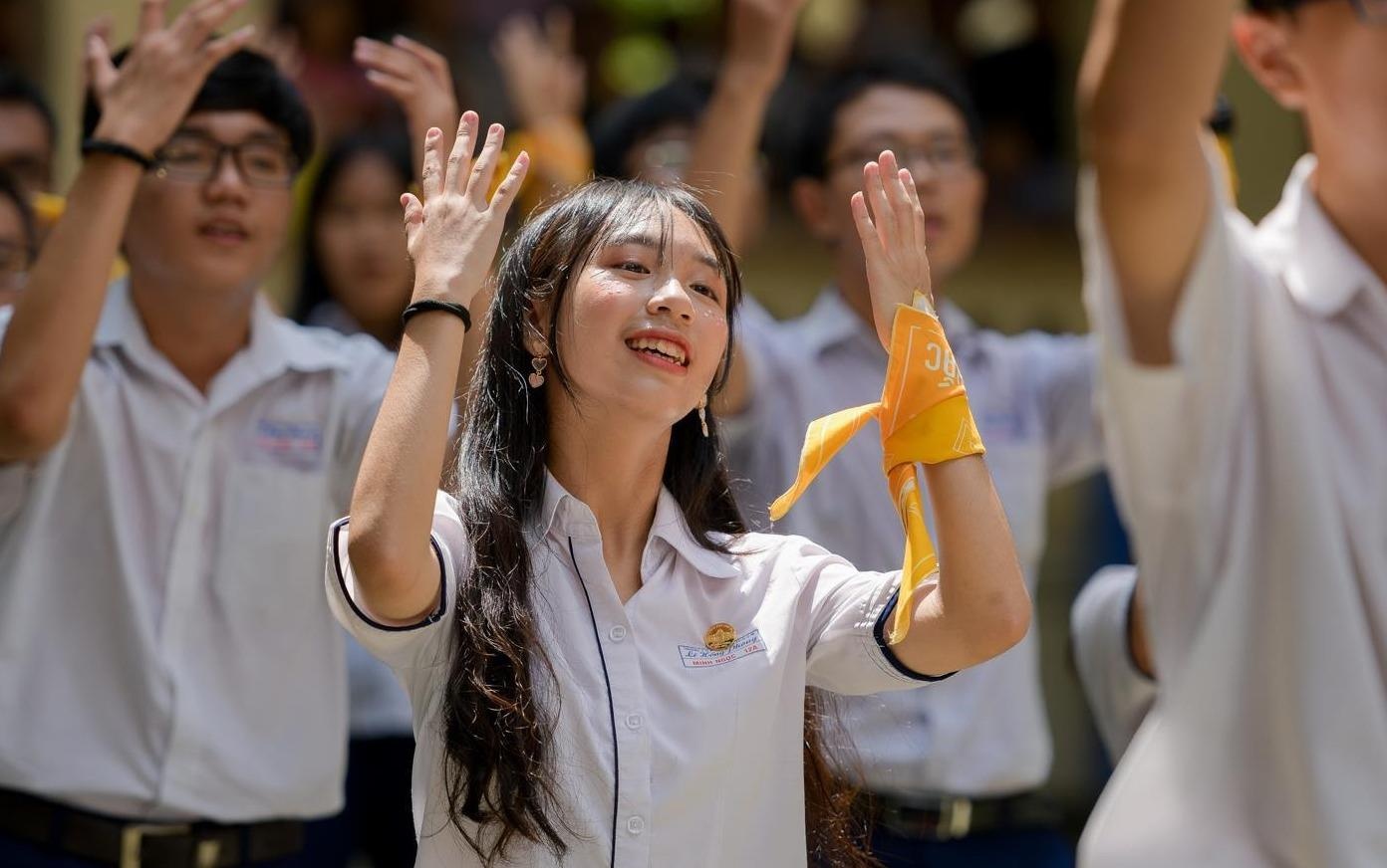 Cac le ra truong danh cho hoc sinh cap 3 an tuong tu Bac vao Nam hinh anh