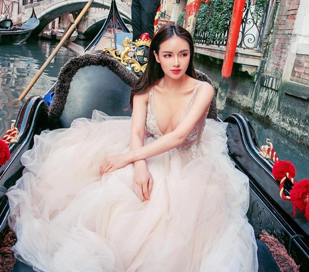 ai nu cua chu tich clb bong da anh 1