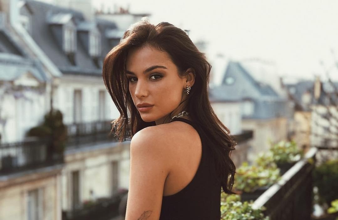 con gai cac sao bong da anh 1