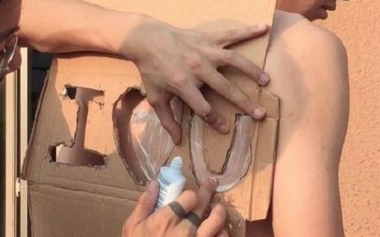 Dung kem chong nang de to tinh, nam sinh van nhan duoc loi dong y hinh anh