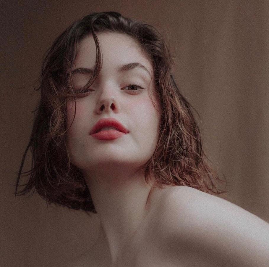 nguoi mau giong angelina jolie anh 4