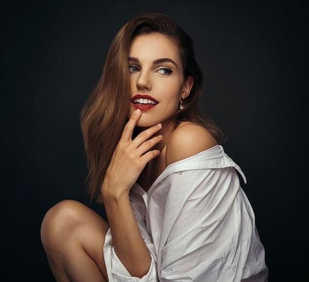 nguoi mau giong angelina jolie anh 10