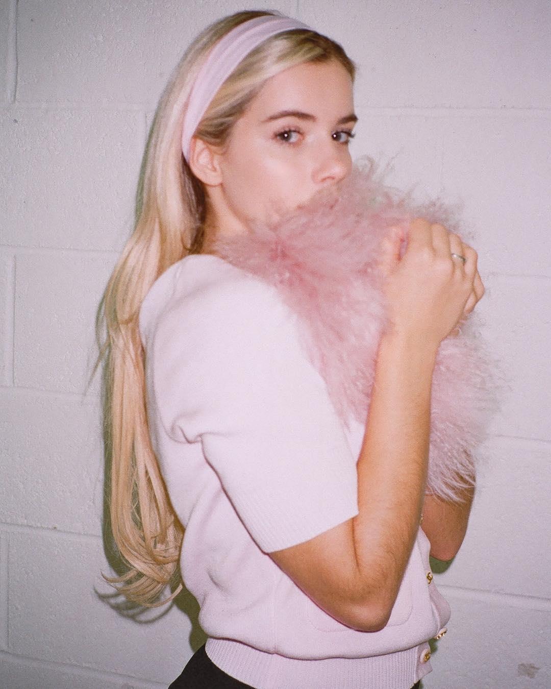 nguoi mau 9X xinh dep goi cam anh 4