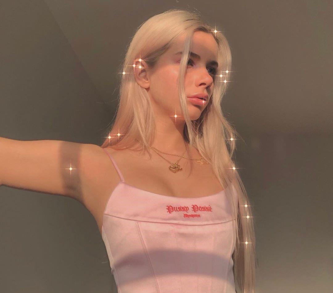 nguoi mau 9X xinh dep goi cam anh 1