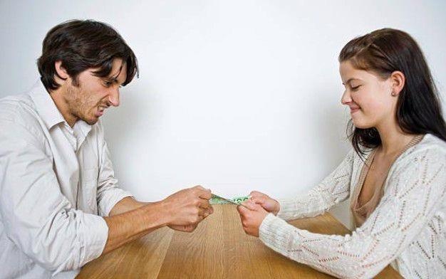 Lam gi khi co mot dua ban keo kiet hinh anh