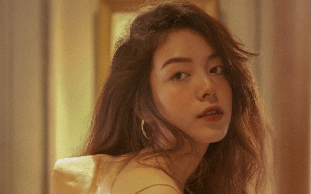 Na Cuc Pin khoe giong hat ngot ngao khi cover ca khuc 'All We Know' hinh anh