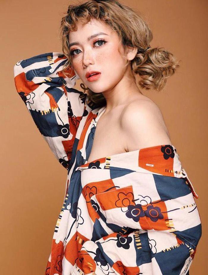 gai Viet thuong bi nham lai Tay anh 2