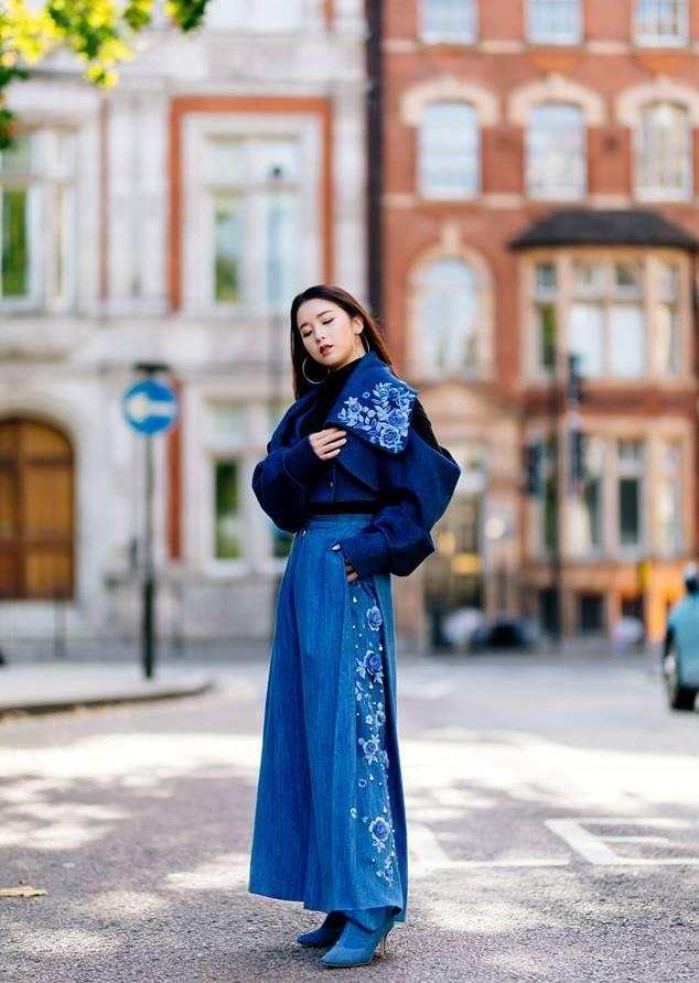 Cuu hoc sinh chuyen Amsterdam noi tieng anh 9