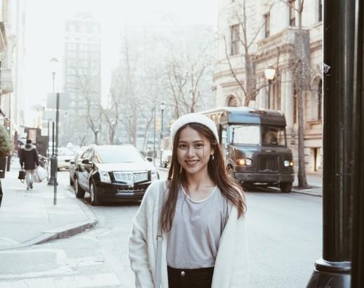 Cuu hoc sinh chuyen Amsterdam noi tieng anh 12