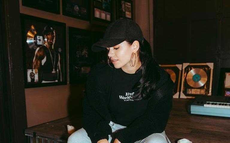 Wendy Sarmiento khoe giong hat noi luc qua ca khuc 'Dropout' hinh anh