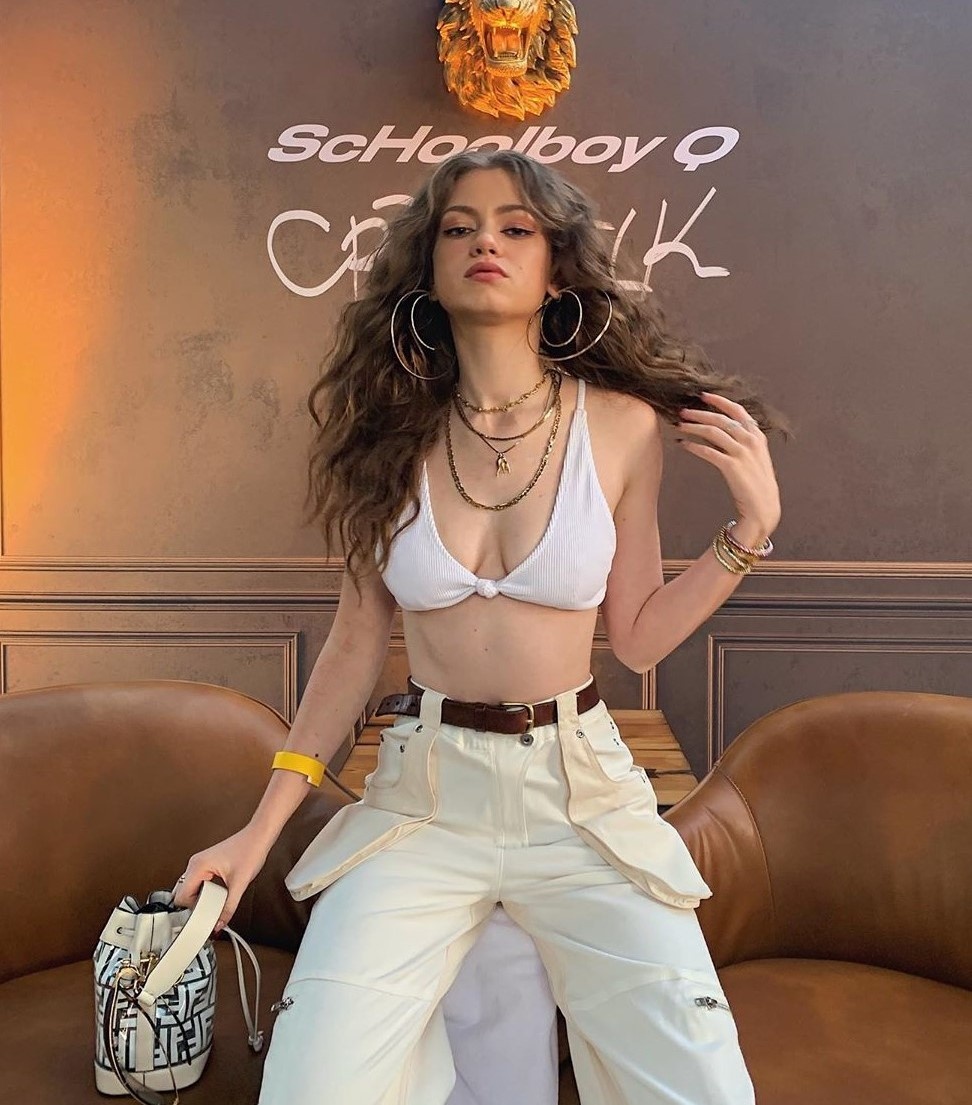 Dancer 9X so huu trieu follow anh 2