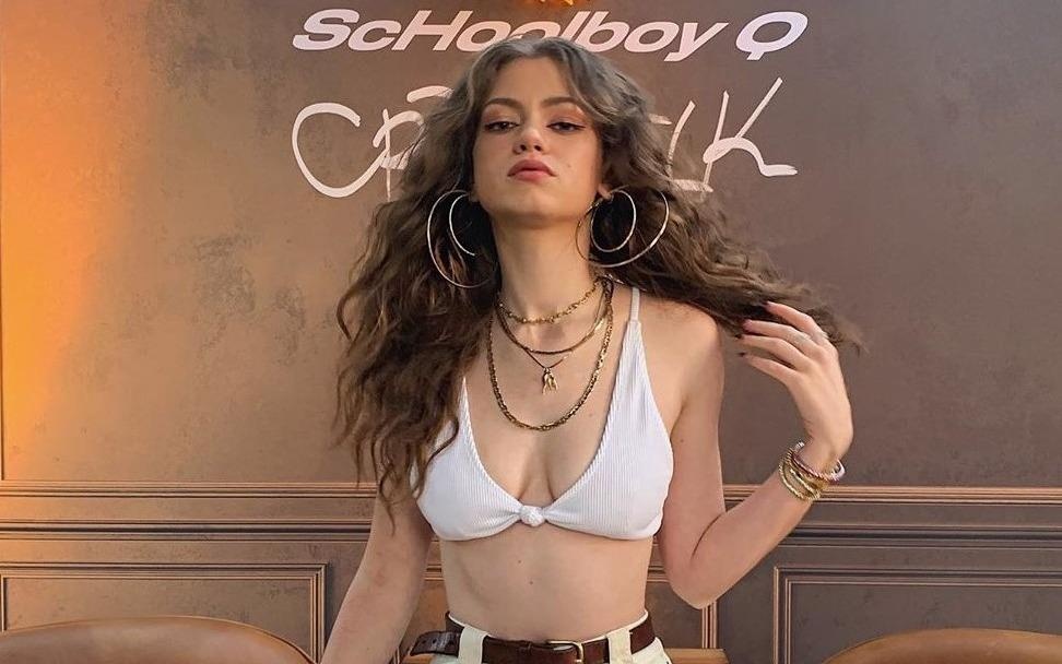 Dancer 9X so huu trieu follow, ve ngoai duoc vi nhu bup be song hinh anh