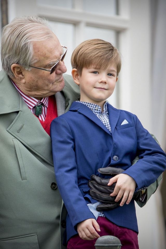 Cac cap song sinh dep tua thien than anh 6