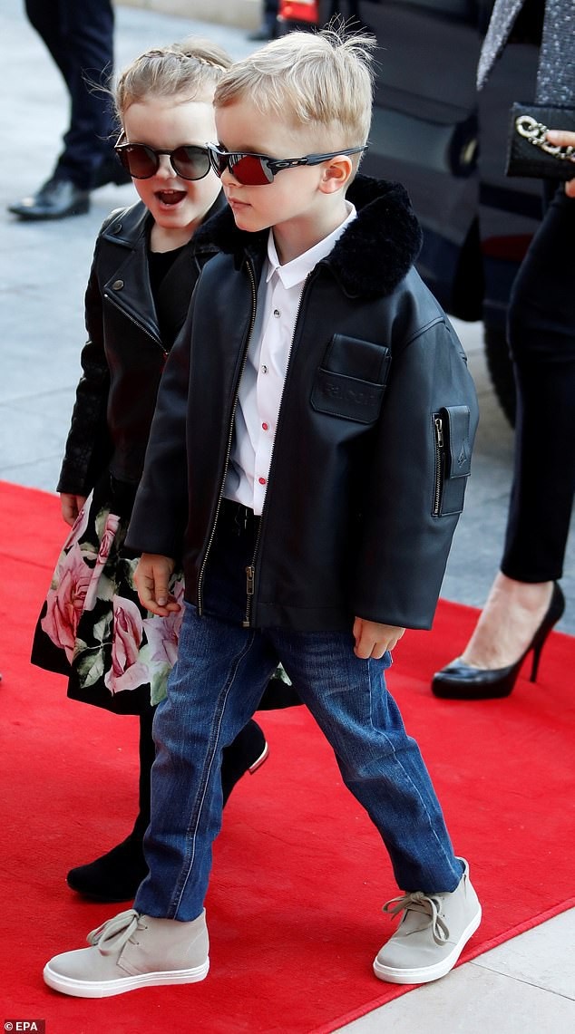 Cac cap song sinh dep tua thien than anh 2