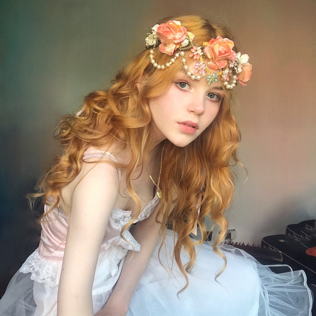 co gai duoc chu y nho so huu mai toc do anh 3