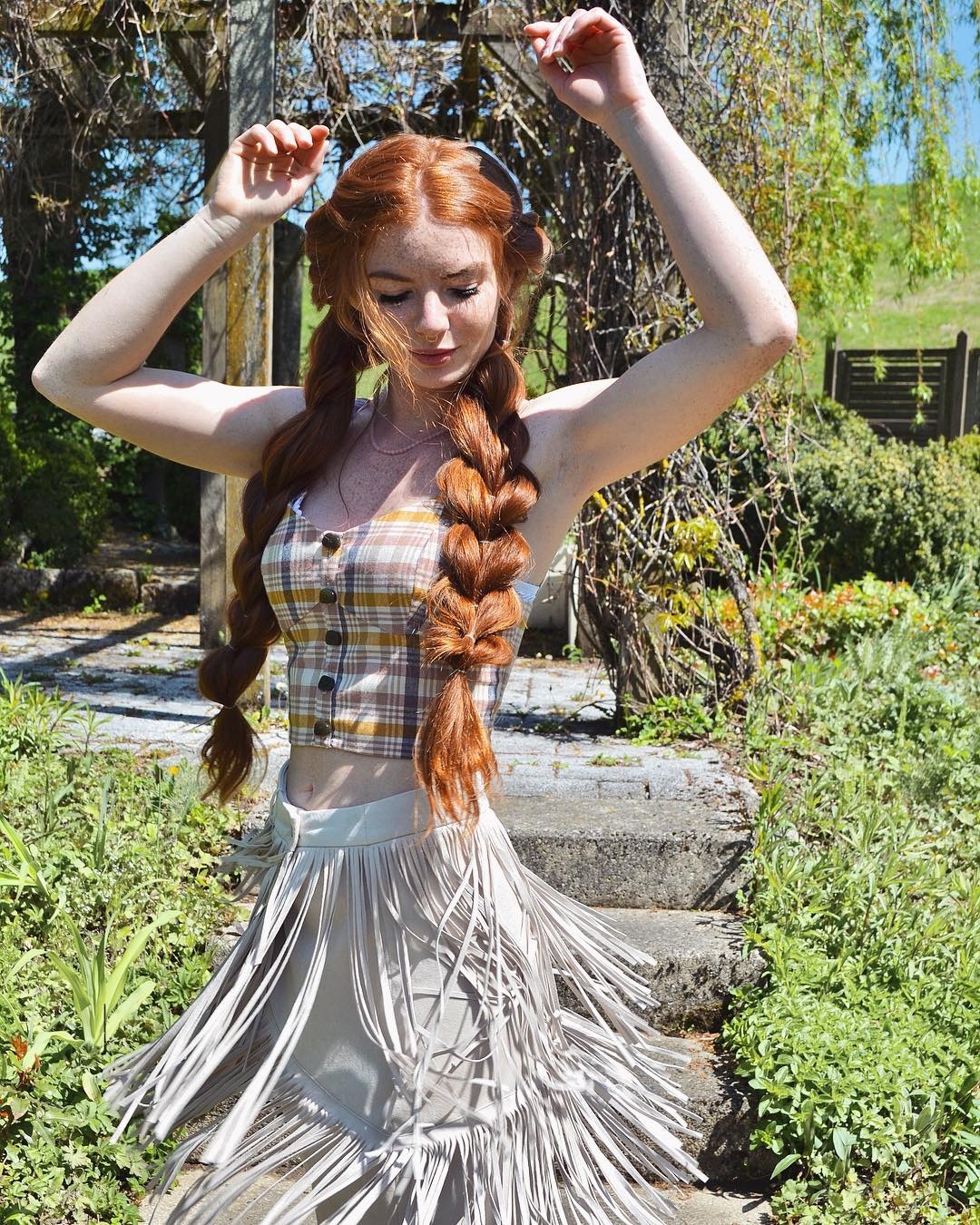 co gai duoc chu y nho so huu mai toc do anh 10