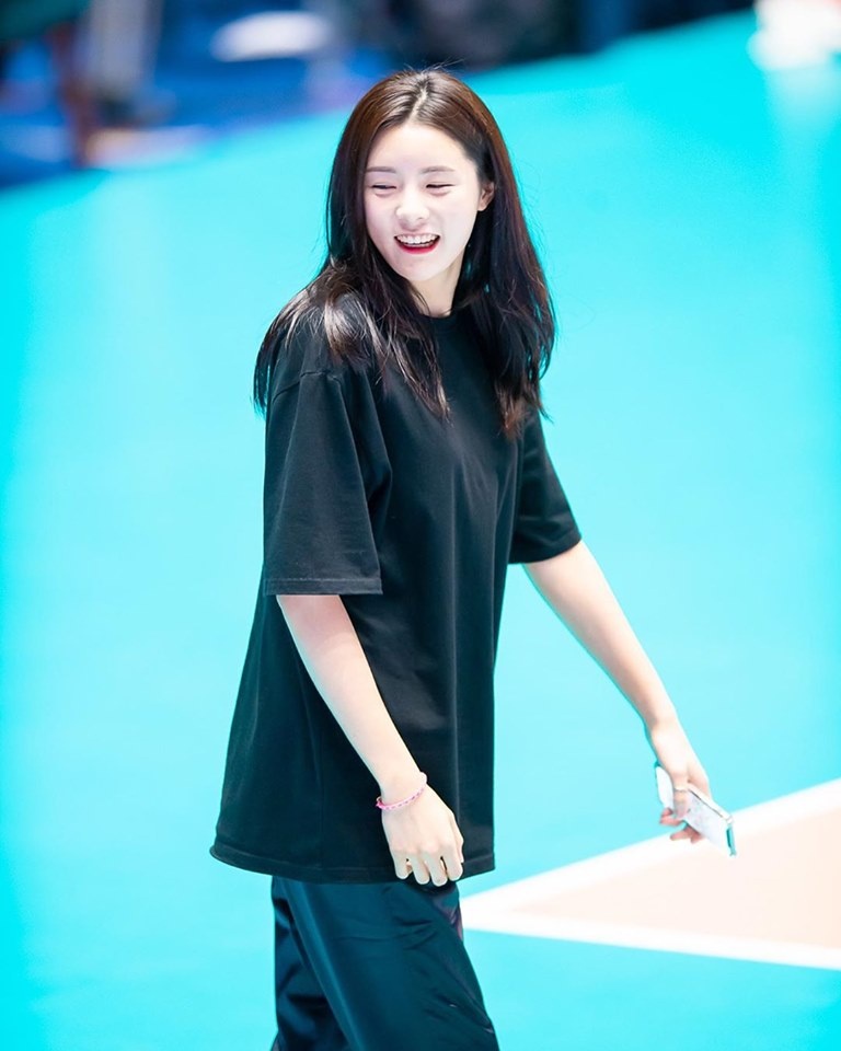 Dan trai xinh gai dep lang bong chuyen Han Quoc anh 3