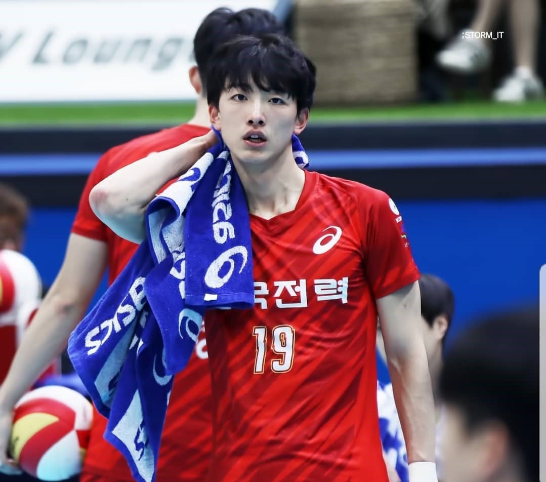 Dan trai xinh gai dep lang bong chuyen Han Quoc anh 13