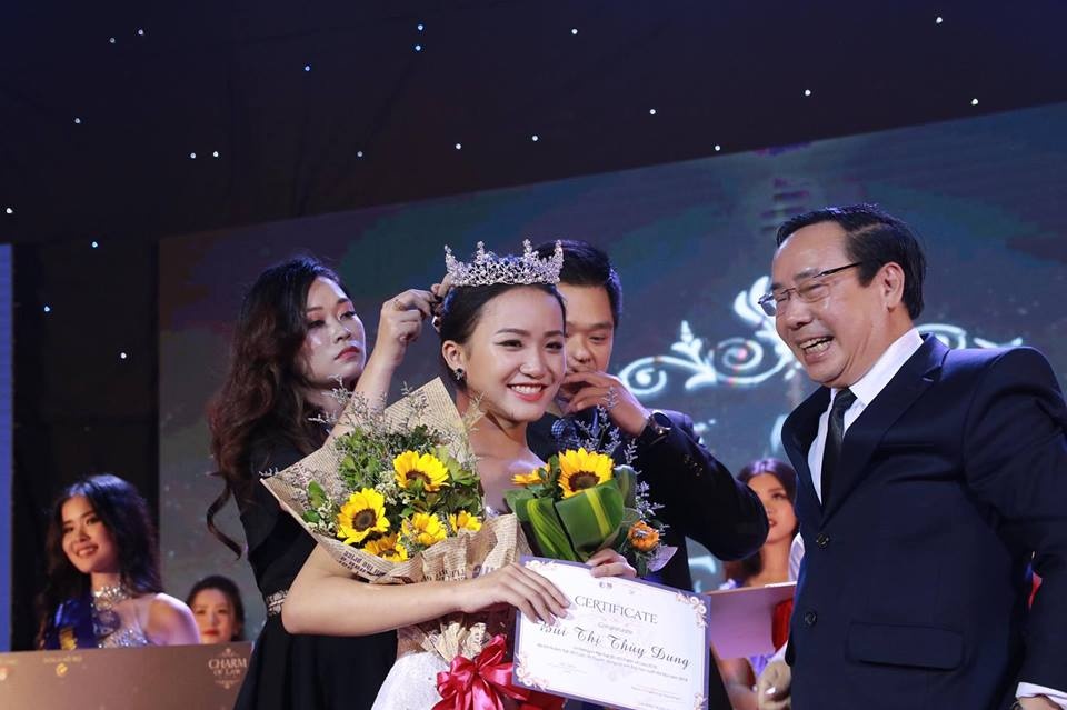 Dan hot girl tai sac ven toan cua DH Luat Ha Noi anh 12