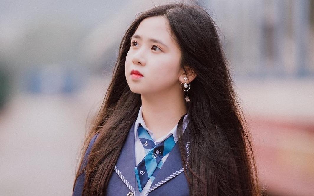 Dan hot girl tai sac cua DH Luat Ha Noi hinh anh