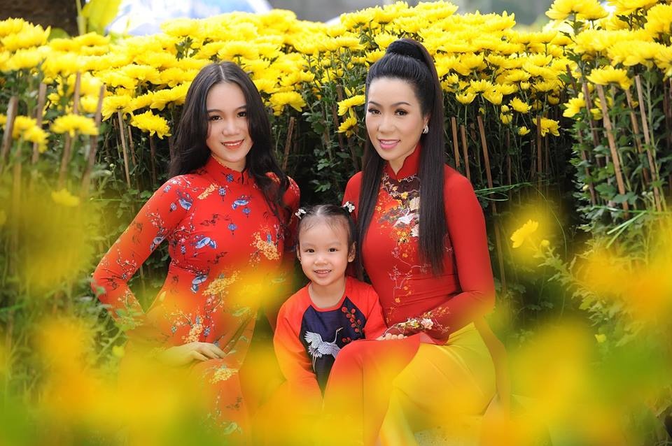 Con gai cua a hau,  hoa hau anh 8