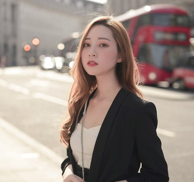 Hot girl du hoc Anh anh 4