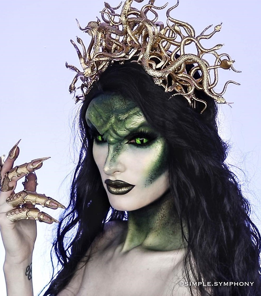 hot girl co man hoa trang halloween hut trieu view anh 3