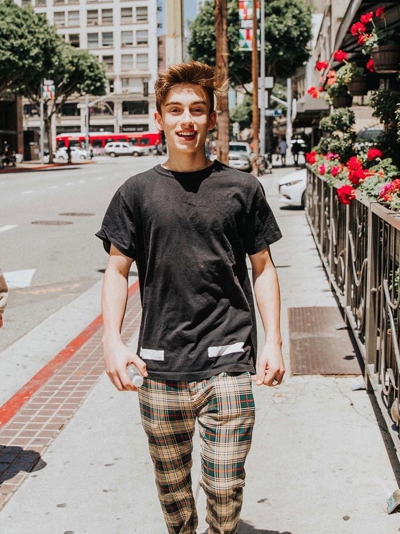 guong mat sinh nam 2003 da tai anh 3