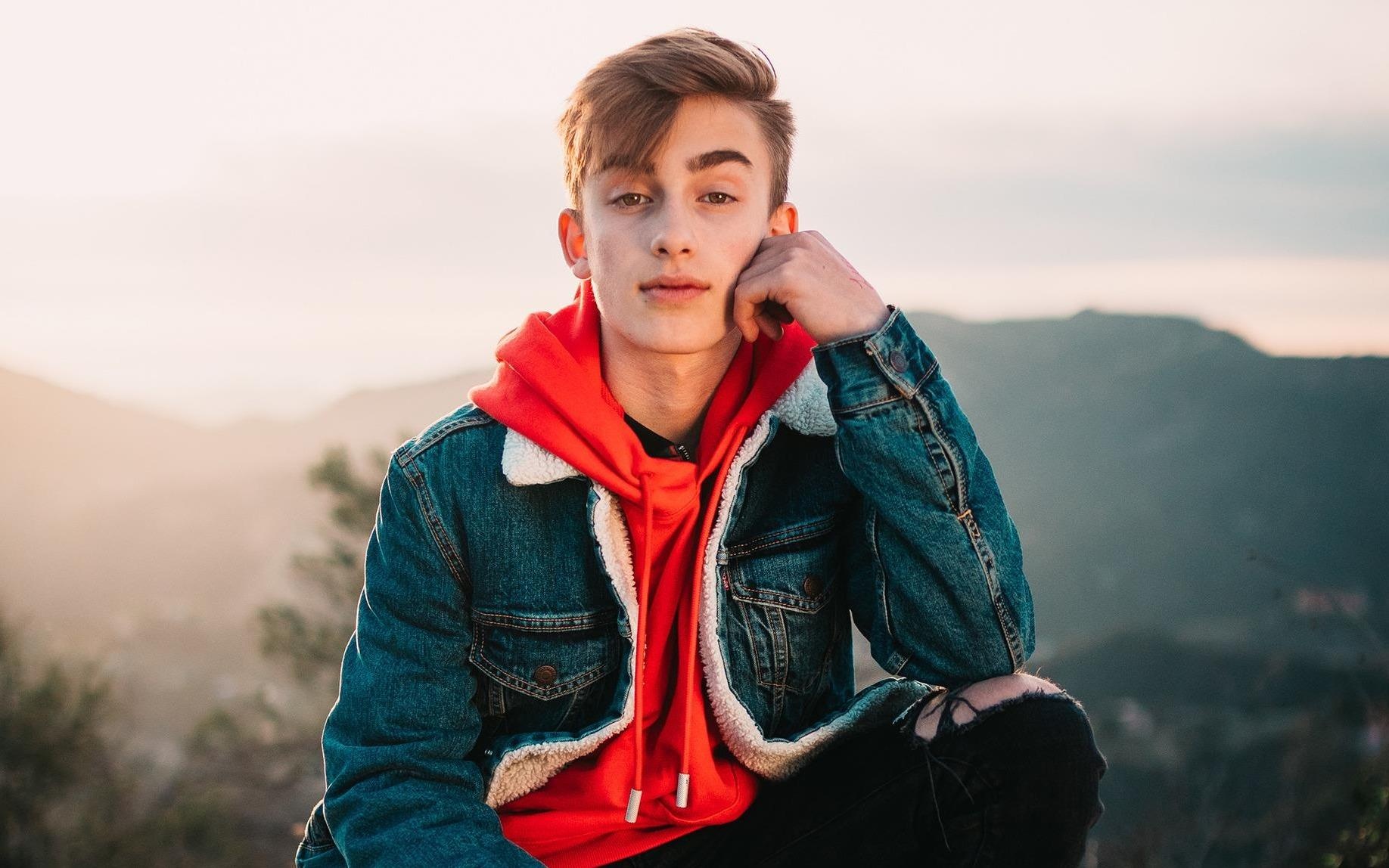 Tieu Justin Bieber va cac ban tre 2K3 co trieu follow tren mang hinh anh