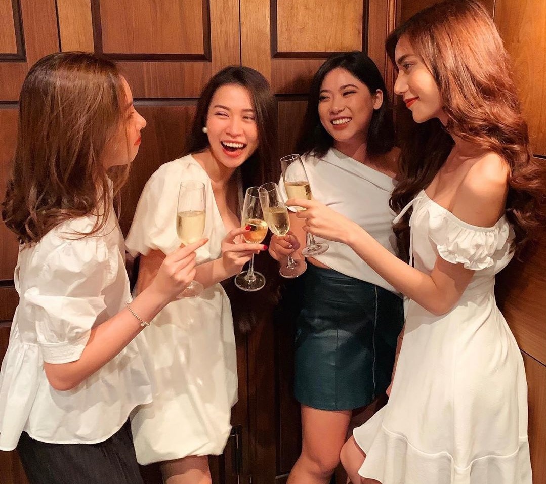 Hoi ban than vlogger dinh dam anh 5