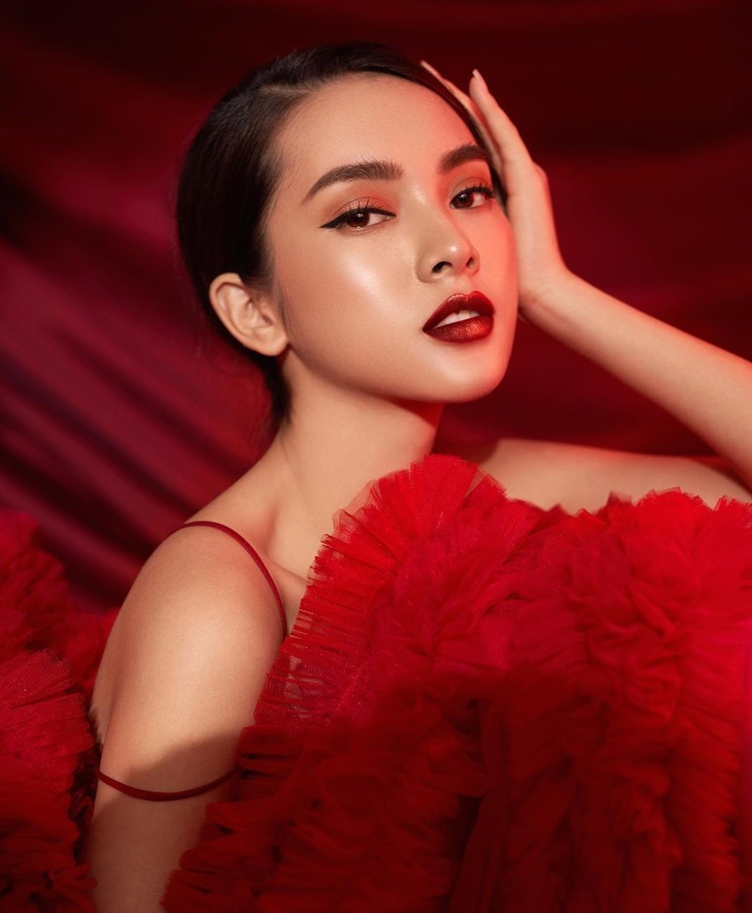 Nang tho trong MV co trang anh 9