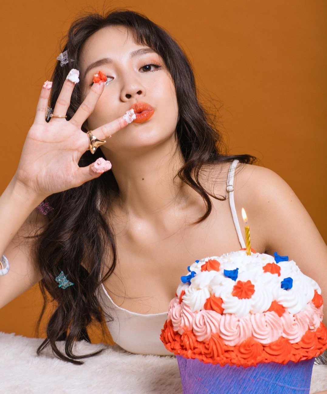 Nang tho trong MV co trang anh 14