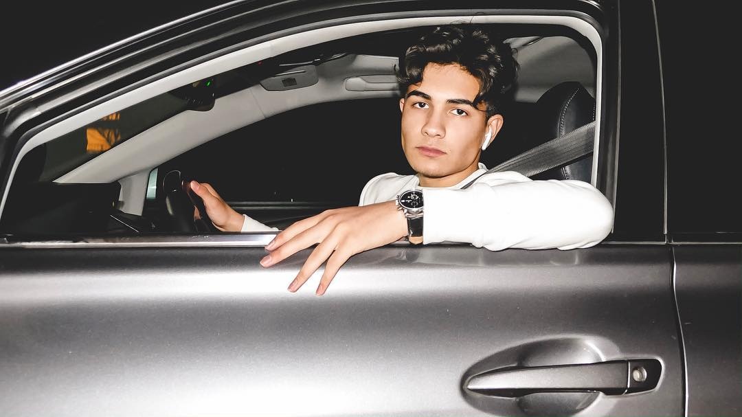 CEO 17 tuoi sang lap hai cong ty anh 1