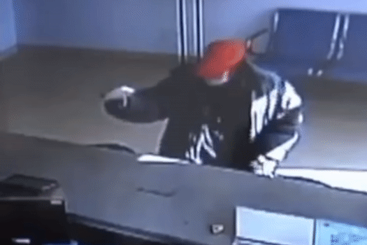 Nhan vien ve sinh quyen gop toan bo tien tiet kiem cho Vu Han hinh anh