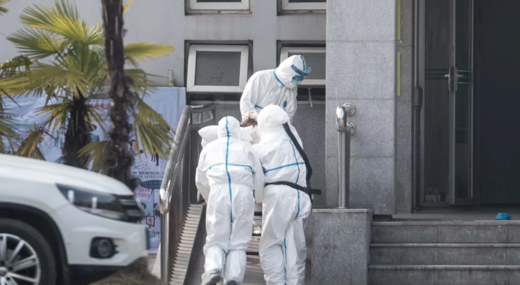 Máy bay phải quay đầu khẩn cấp vì trò đùa của nhạc sĩ người Canada  ảnh 2 May bay phai quay dau khan cap vi tro dua cua nhac si nguoi Canada anh 2