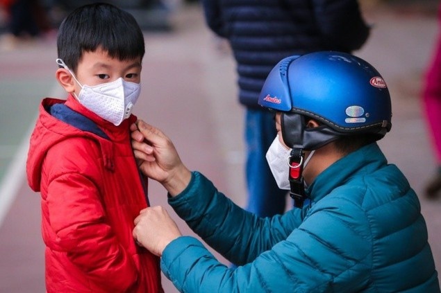 Phu huynh dau dau vi cham con nghi hoc, o nha mua dich hinh anh