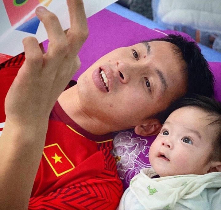 Phụ huynh đau đầu với việc chăm con mùa dịch ảnh 2 Phu huynh dau dau voi viec cham con mua dich anh 2
