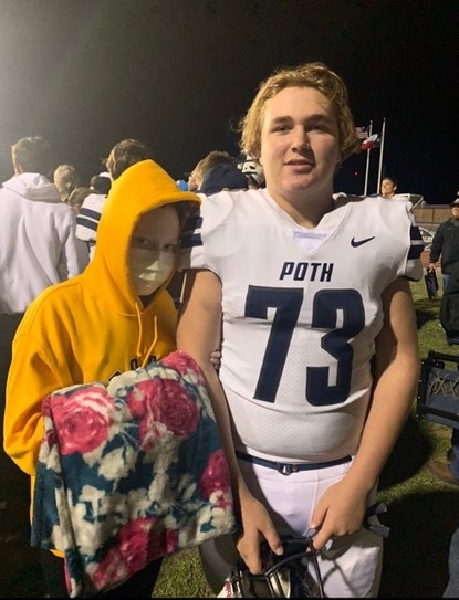 Chàng trai 16 tuổi nuôi tóc dài để tặng cho em gái bị bệnh ảnh 2 Chang trai 16 tuoi nuoi toc dai de tang cho em gai bi benh anh 2