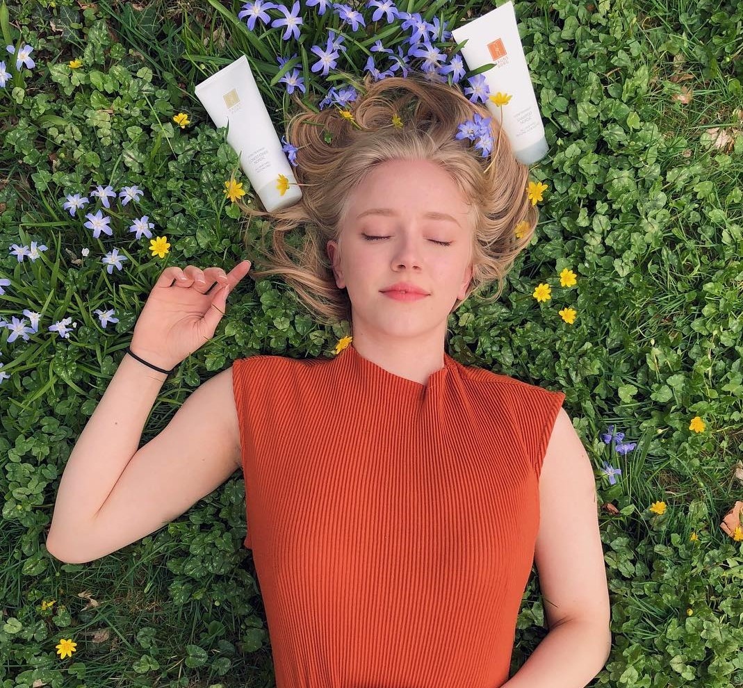 Ve ngoai thay doi cua thien than Dan Mach sau 6 nam noi tieng anh 7