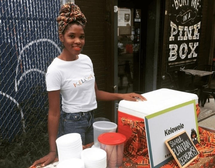 Co gai sang tao nhieu mon an la tu chuoi hinh anh