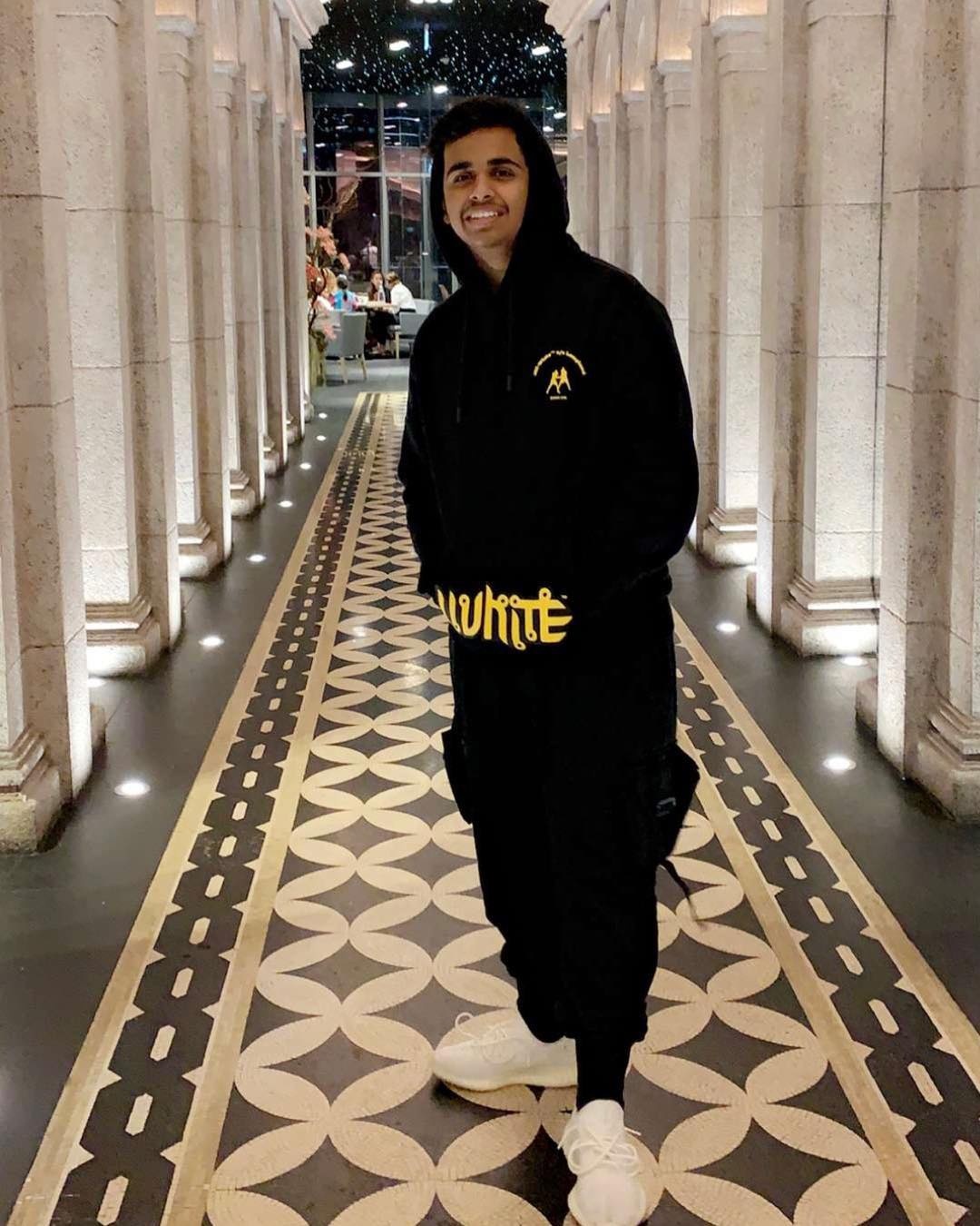 3 chàng trai tự mua nhà tậu siêu xe khi chưa đầy 20 tuổi ảnh 10 3 chang trai tu mua nha tau sieu xe khi chua day 20 tuoi anh 10